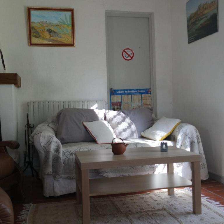 Mas Grimaud - Gite- Studio Et Chambres D'Hotes Familiales Eygalieres  Ngoại thất bức ảnh
