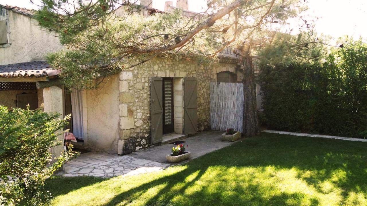 Mas Grimaud - Gite- Studio Et Chambres D'Hotes Familiales Eygalieres  Ngoại thất bức ảnh