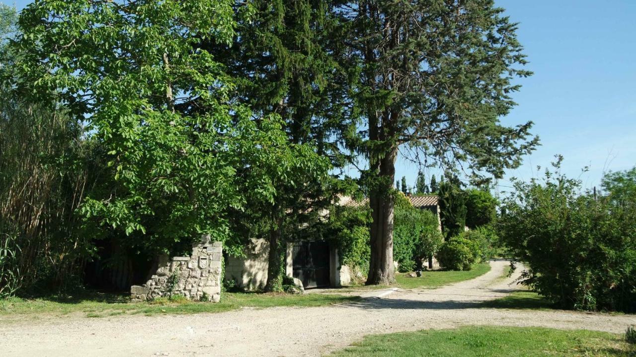 Mas Grimaud - Gite- Studio Et Chambres D'Hotes Familiales Eygalieres  Ngoại thất bức ảnh