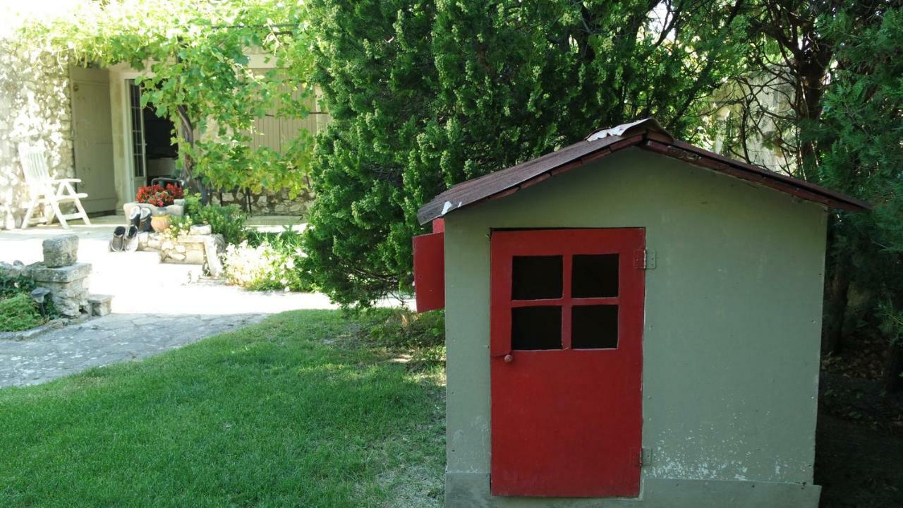 Mas Grimaud - Gite- Studio Et Chambres D'Hotes Familiales Eygalieres  Ngoại thất bức ảnh