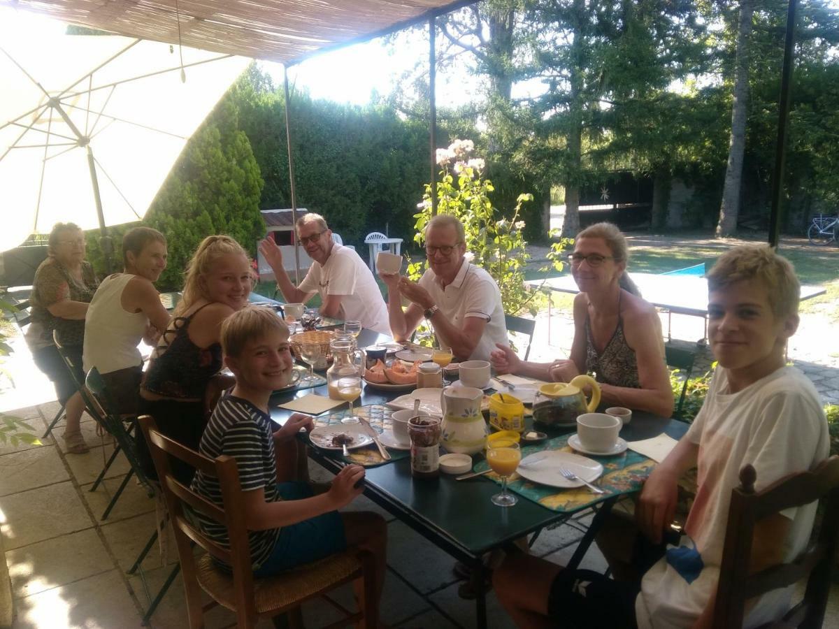 Mas Grimaud - Gite- Studio Et Chambres D'Hotes Familiales Eygalieres  Ngoại thất bức ảnh