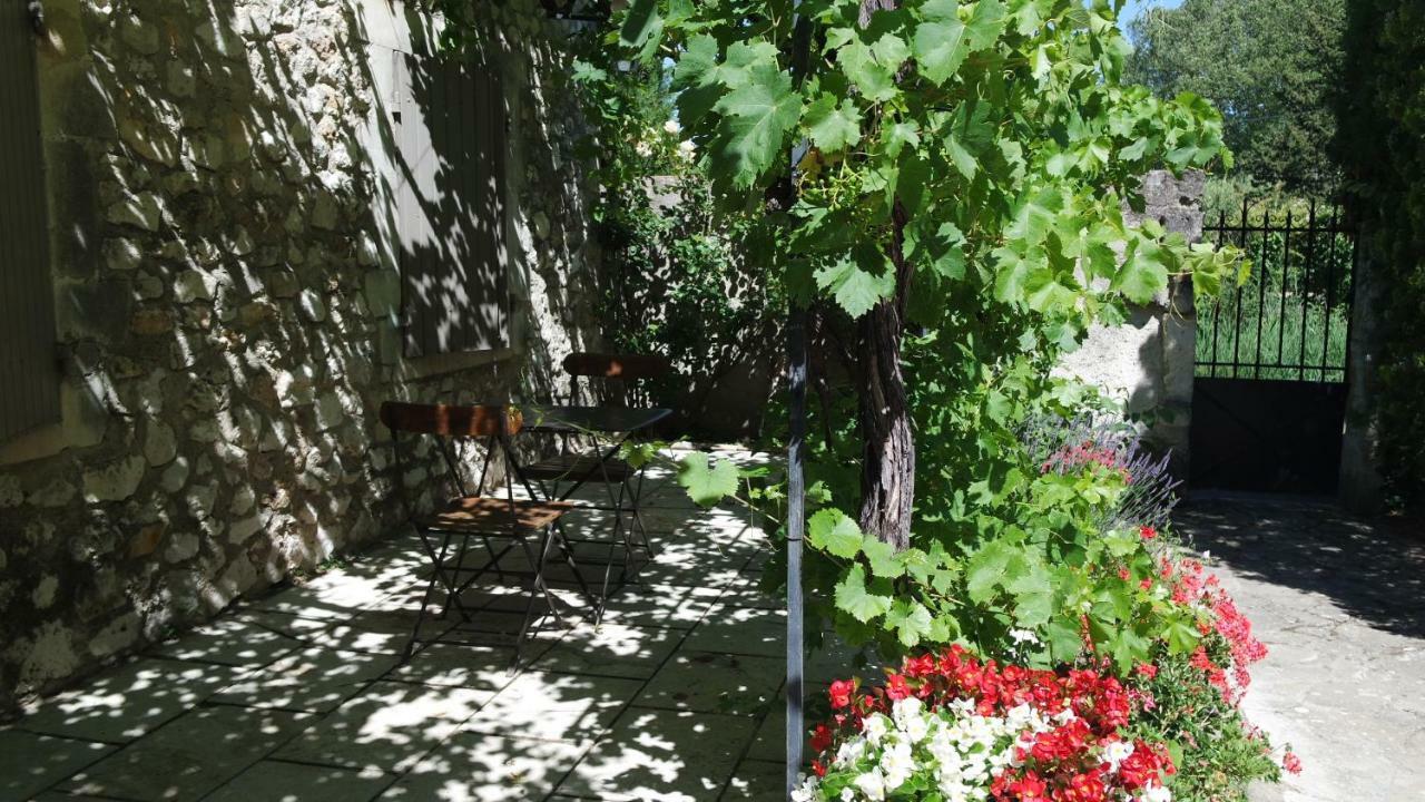 Mas Grimaud - Gite- Studio Et Chambres D'Hotes Familiales Eygalieres  Ngoại thất bức ảnh
