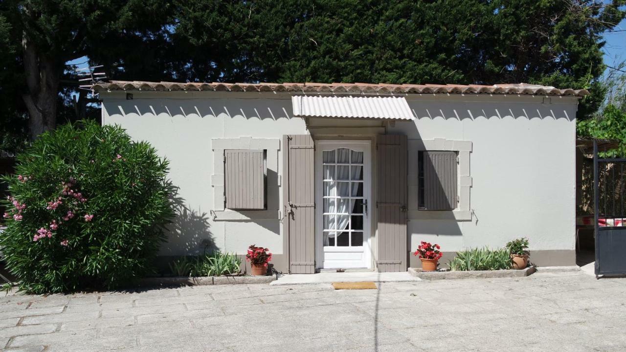 Mas Grimaud - Gite- Studio Et Chambres D'Hotes Familiales Eygalieres  Ngoại thất bức ảnh