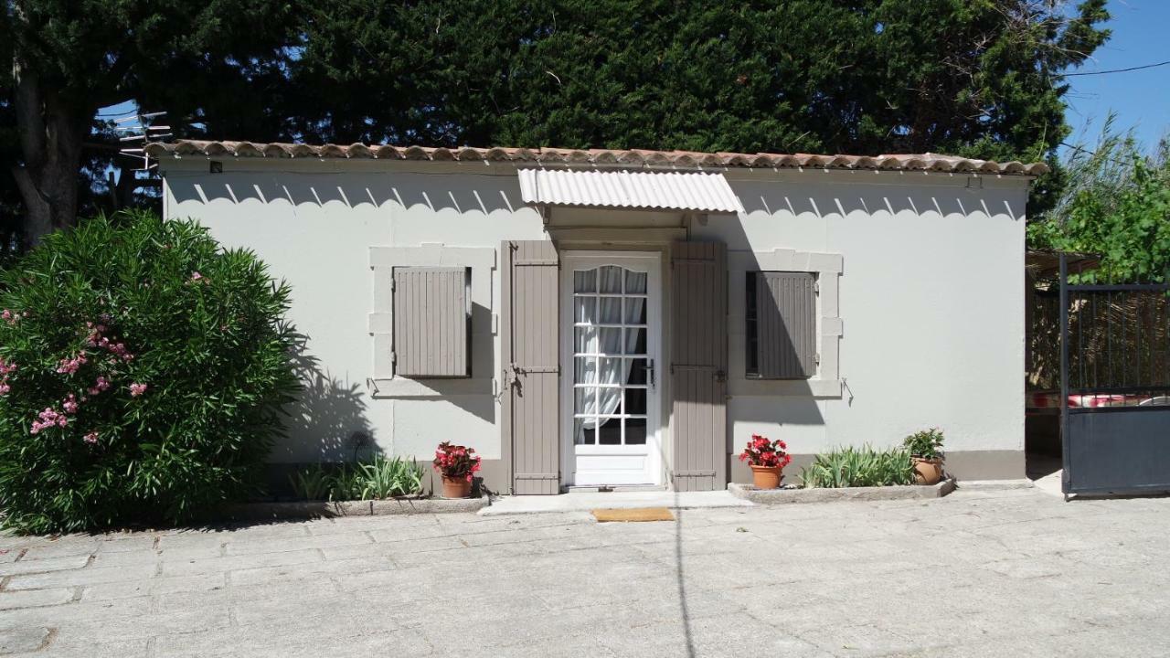 Mas Grimaud - Gite- Studio Et Chambres D'Hotes Familiales Eygalieres  Ngoại thất bức ảnh