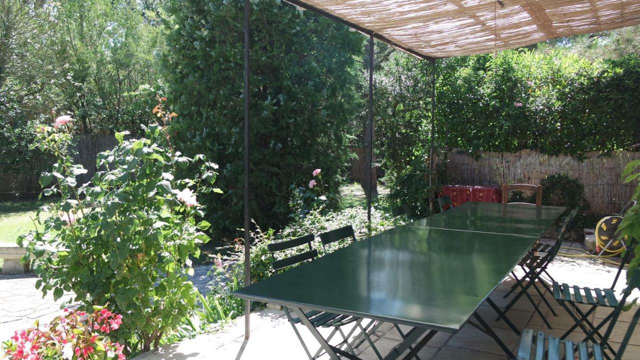Mas Grimaud - Gite- Studio Et Chambres D'Hotes Familiales Eygalieres  Ngoại thất bức ảnh