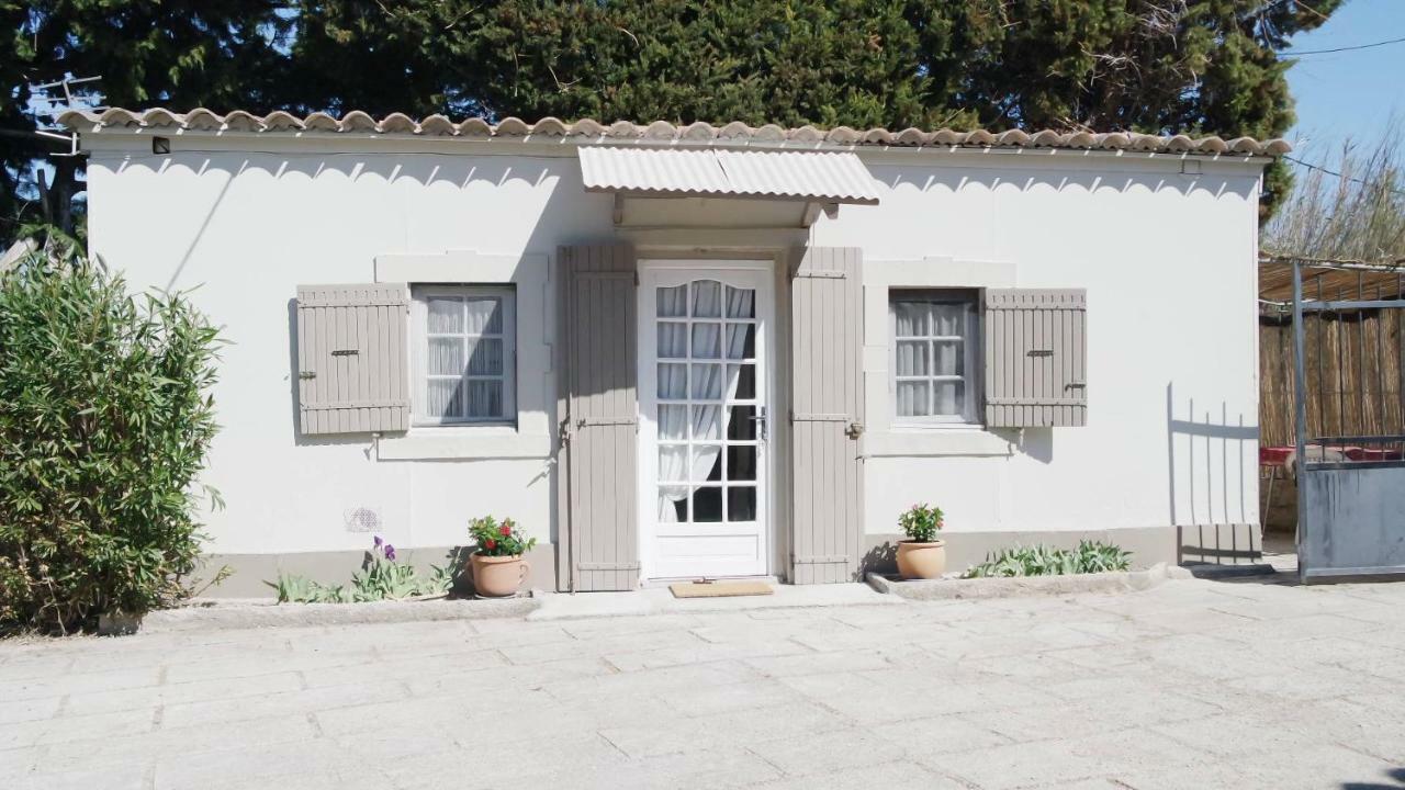 Mas Grimaud - Gite- Studio Et Chambres D'Hotes Familiales Eygalieres  Ngoại thất bức ảnh