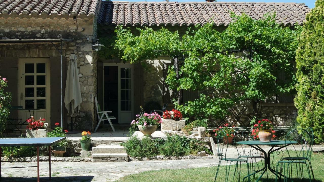 Mas Grimaud - Gite- Studio Et Chambres D'Hotes Familiales Eygalieres  Ngoại thất bức ảnh