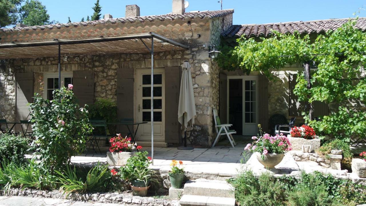 Mas Grimaud - Gite- Studio Et Chambres D'Hotes Familiales Eygalieres  Ngoại thất bức ảnh
